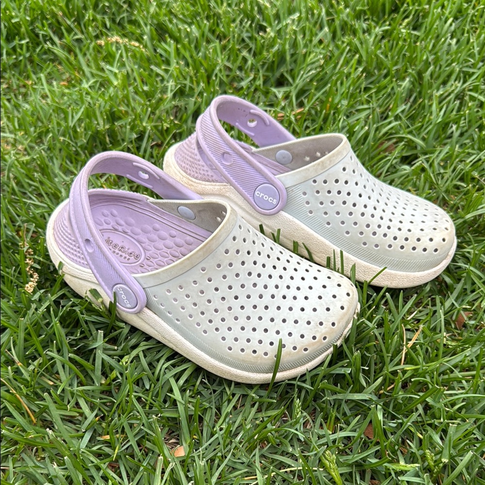 CROCS Purple and White Water Shoes with Perforated Design - Lite Ride